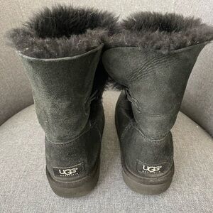 UGGS Bailey Button Short Black Boots